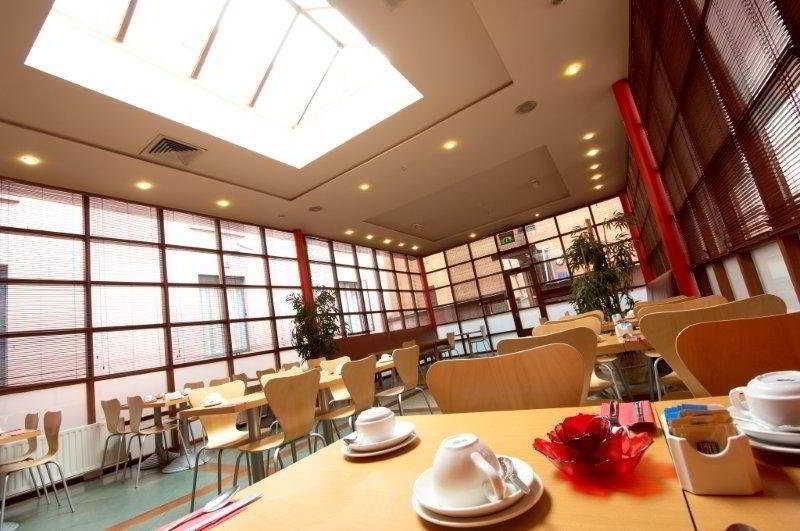 Travelodge Derry ภายนอก รูปภาพ